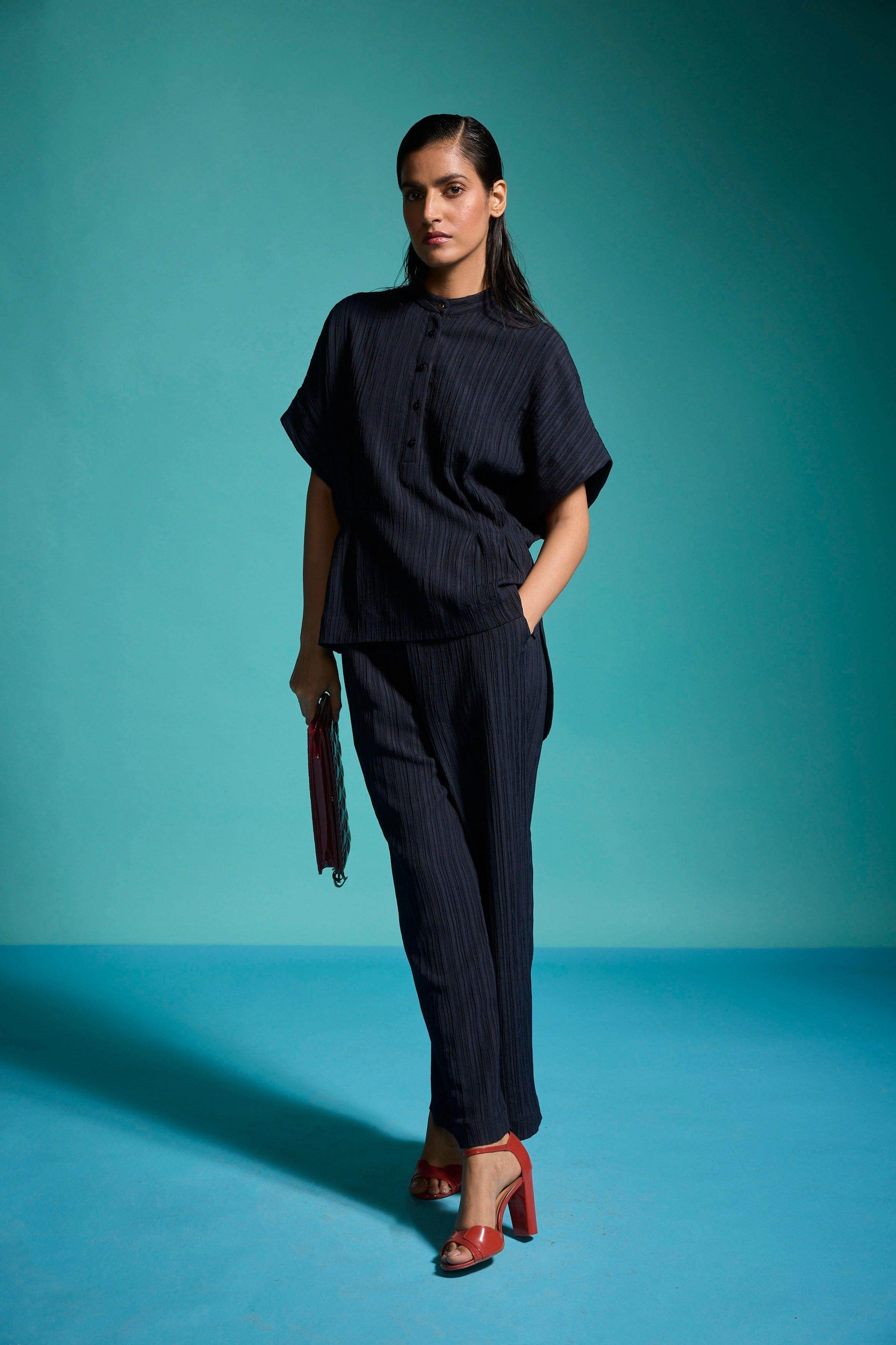 TEXTURED CRINKLE PANT - dash and dot