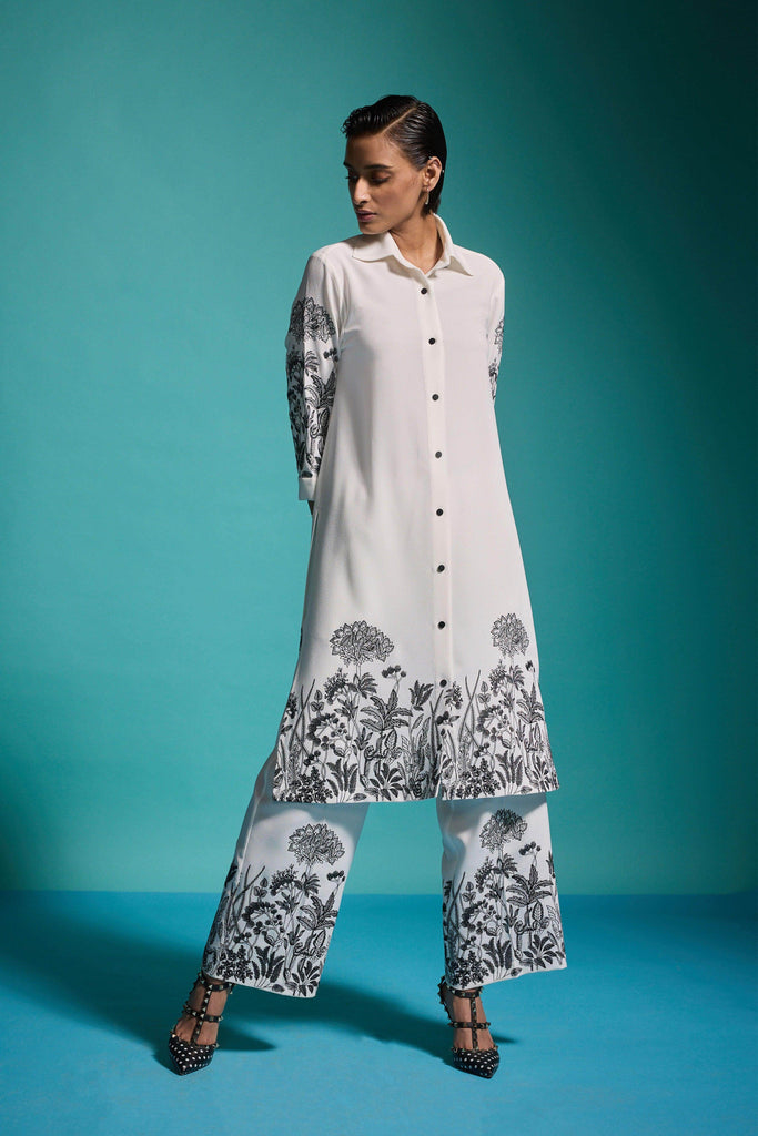 OUTLINE EMBROIDERED SET - dash and dot dash and dot