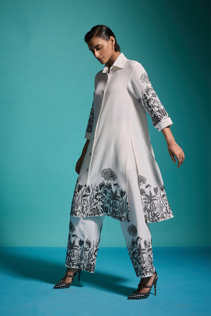 OUTLINE EMBROIDERED SET - dash and dot dash and dot