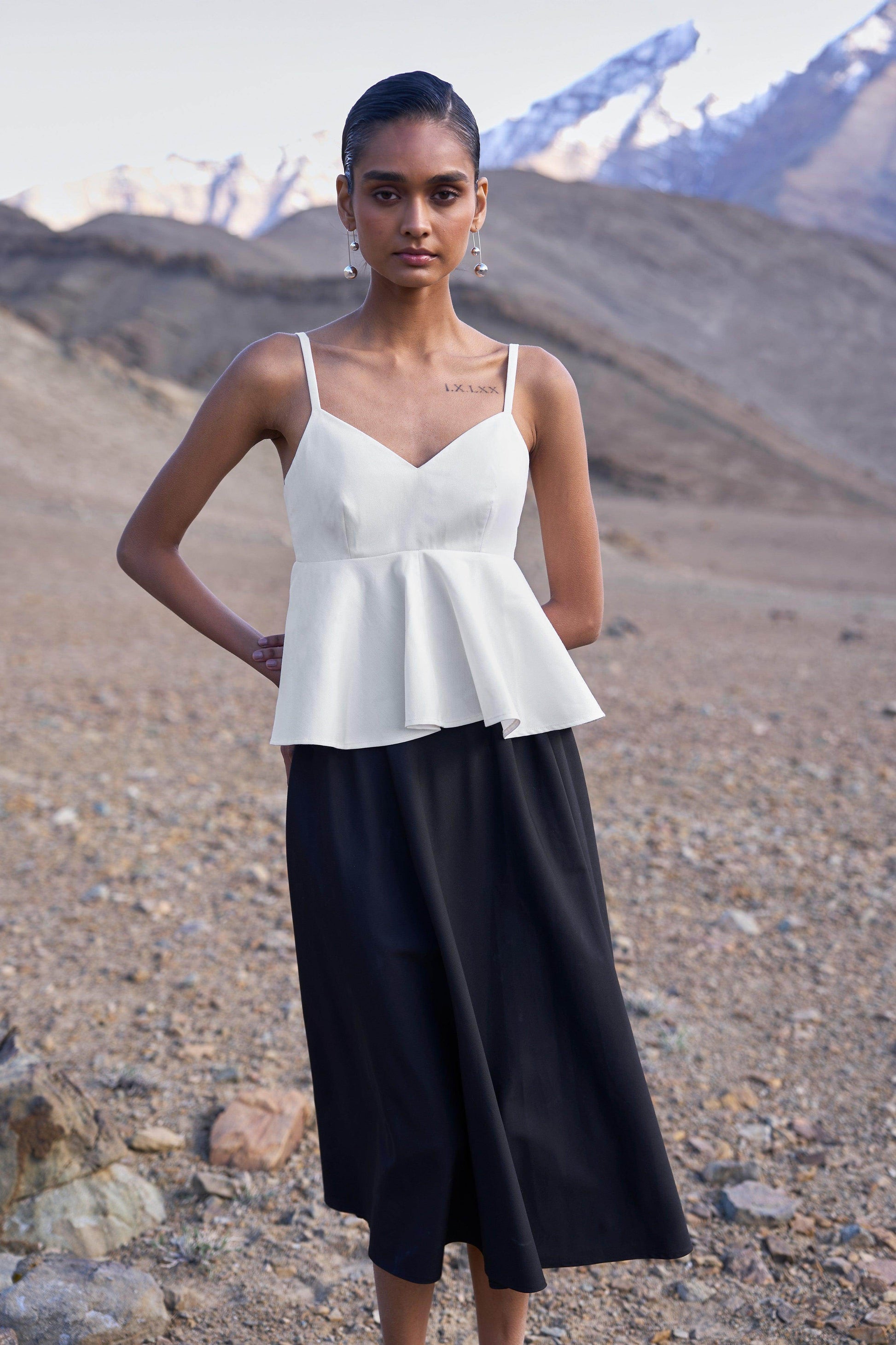 BLACK FLARE SKIRT - dash and dot