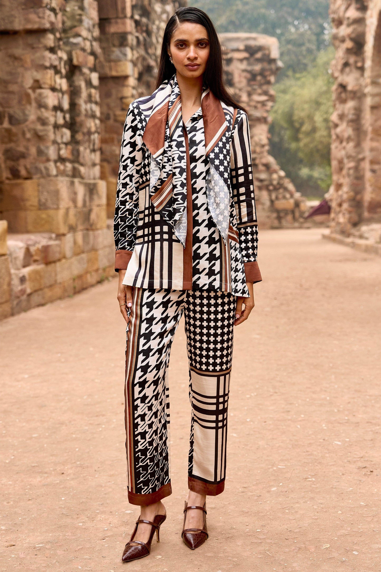 SIGNATURE PRINT SET WITH SCARF - dash and dot