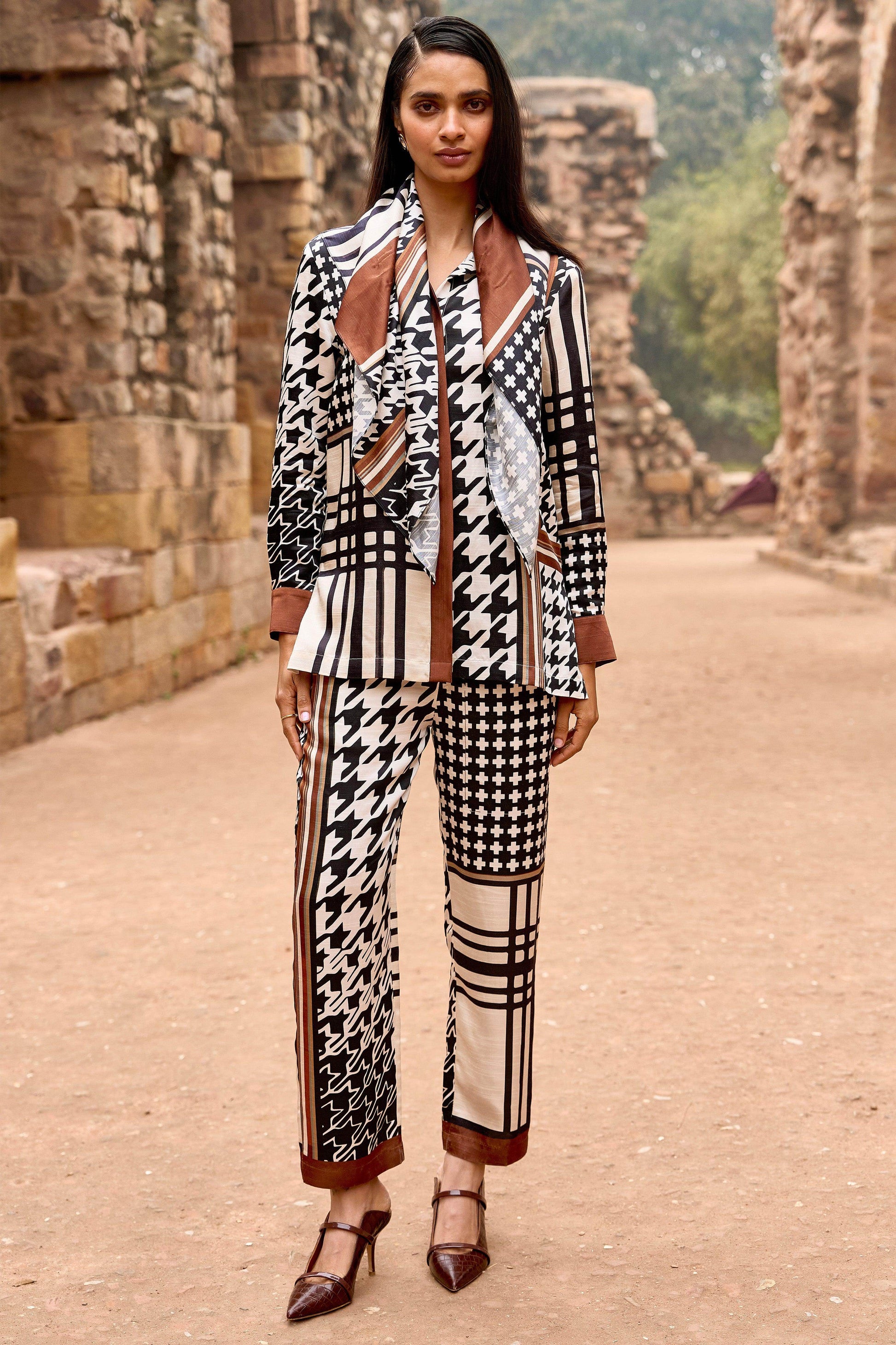 SIGNATURE PRINT SET WITH SCARF - dash and dot