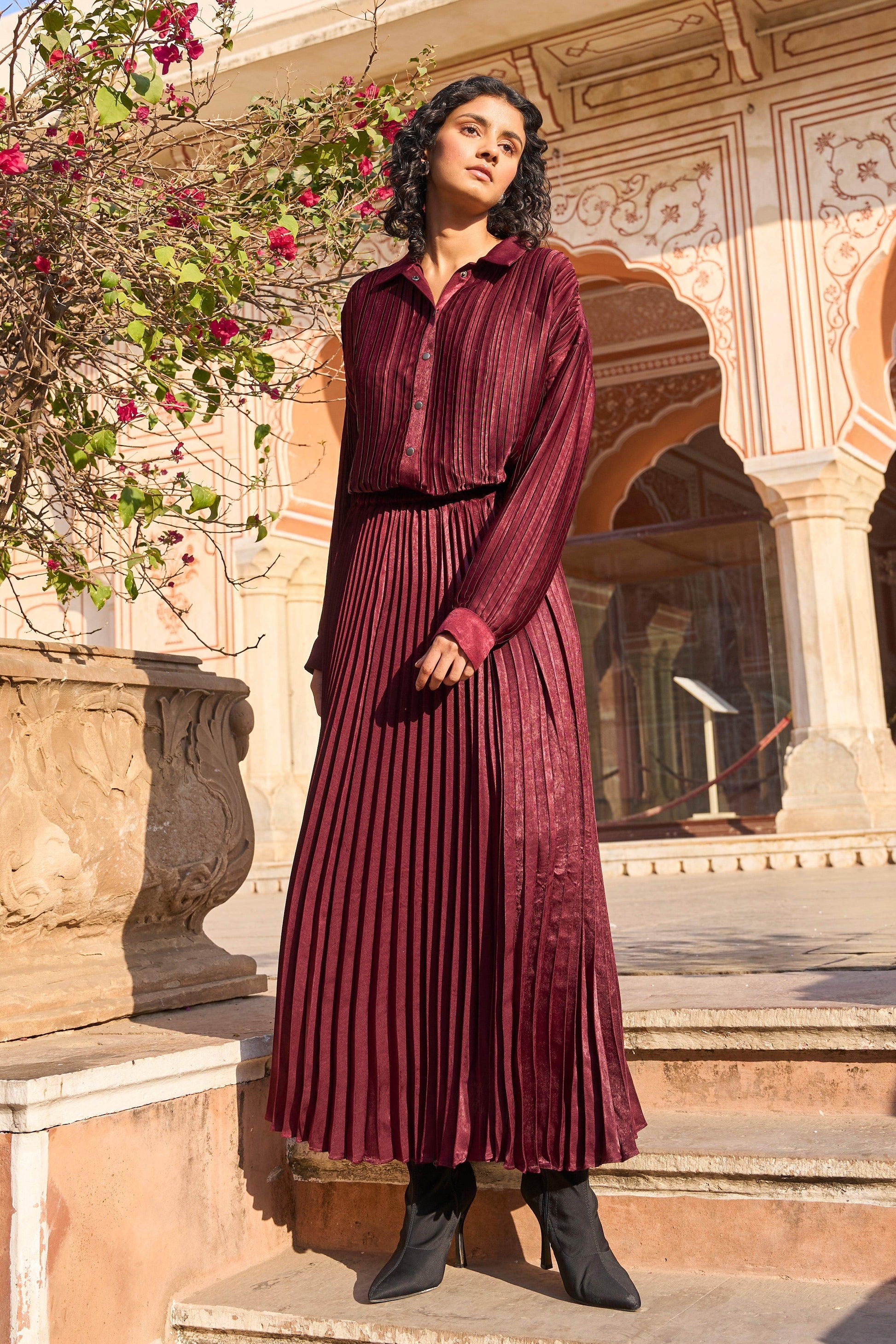 BURGUNDY PLEATED SKIRT - dash and dot