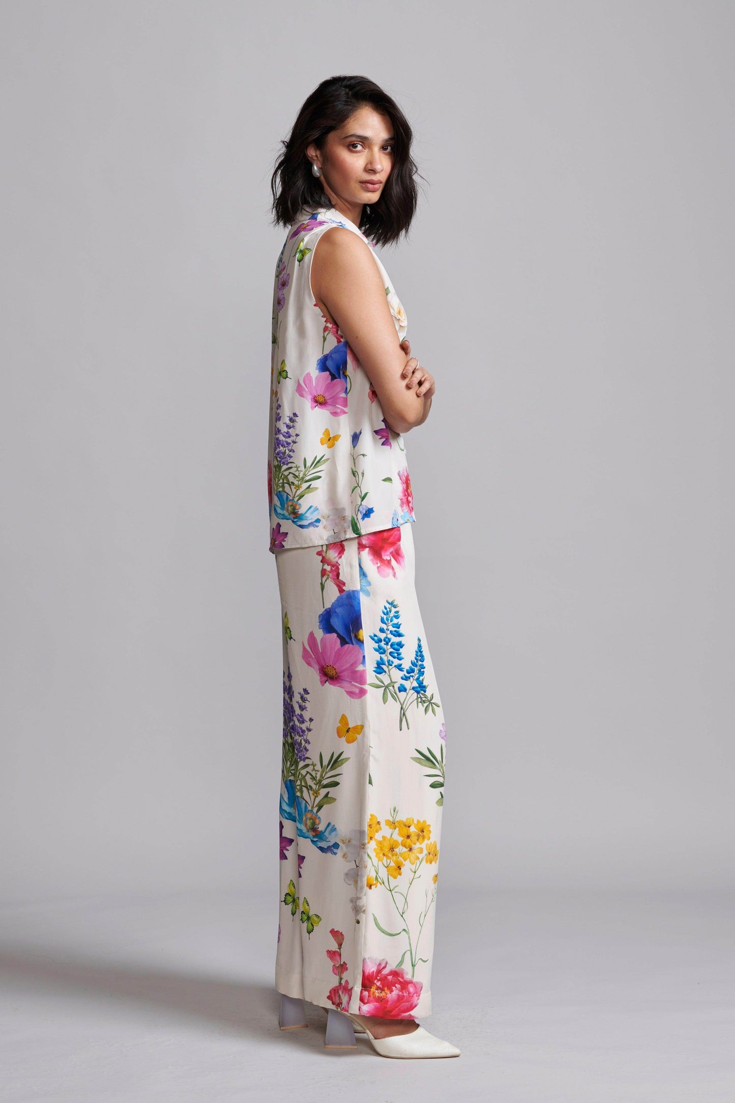 SLEEVELESS FLORAL PANT SET - dash and dot