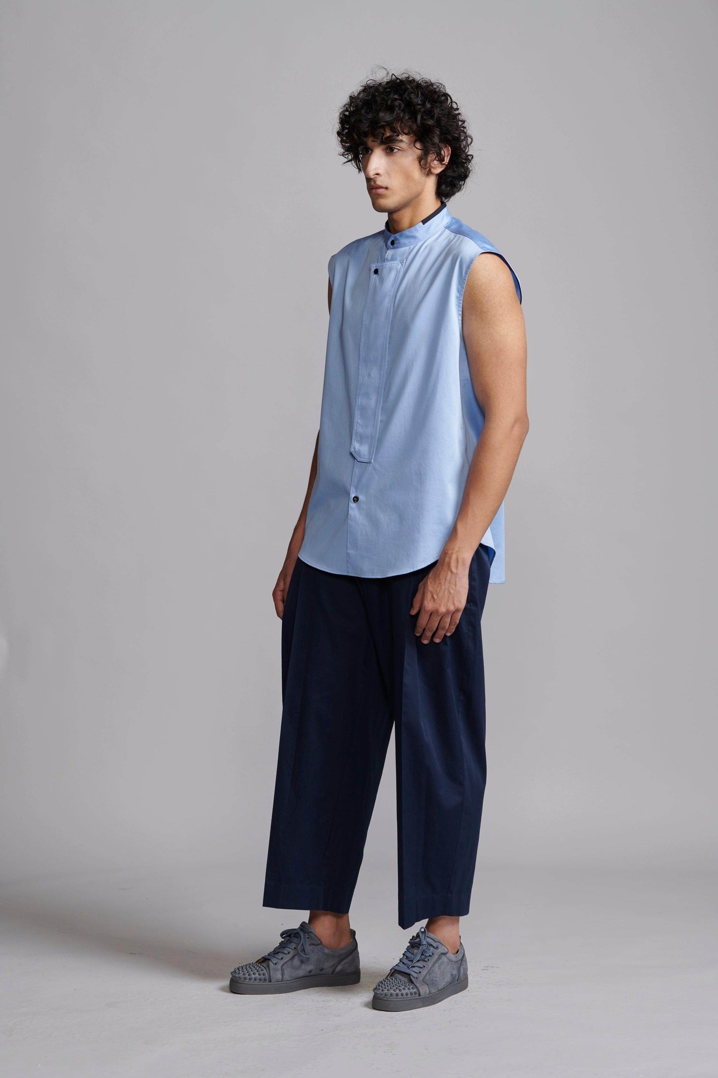 SLEEVELESS SHIRT - dash and dot