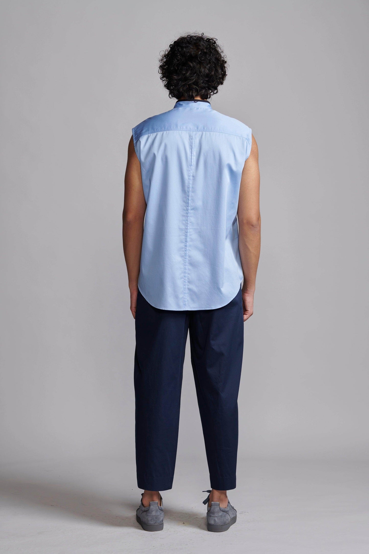 SLEEVELESS SHIRT - dash and dot