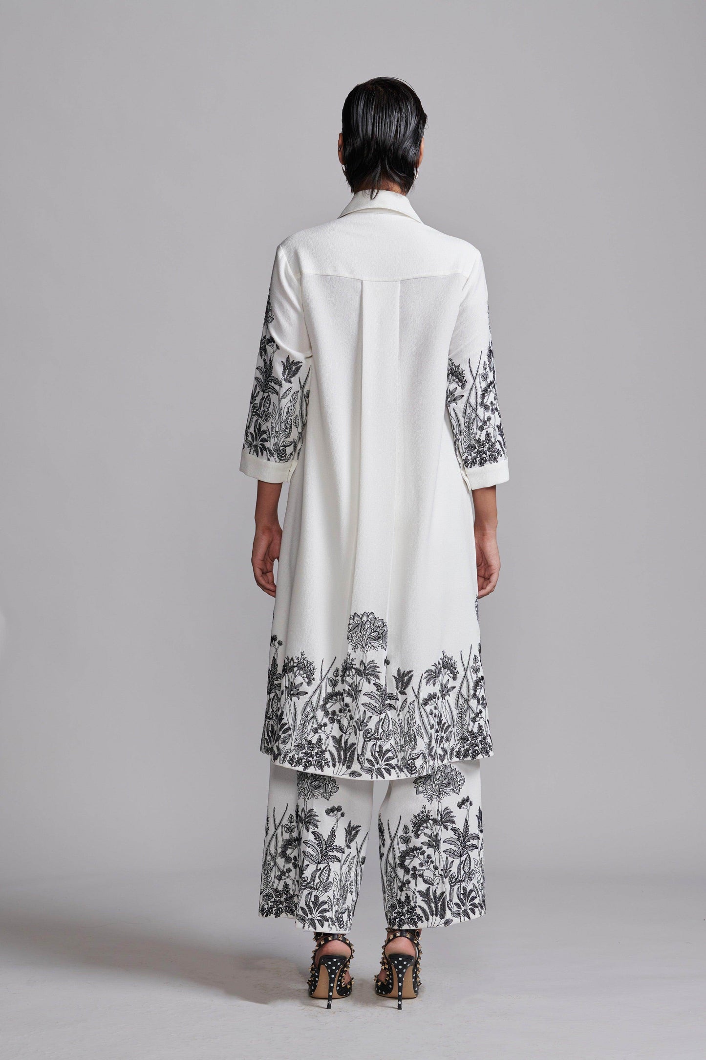 OUTLINE EMBROIDERED PANT - dash and dot