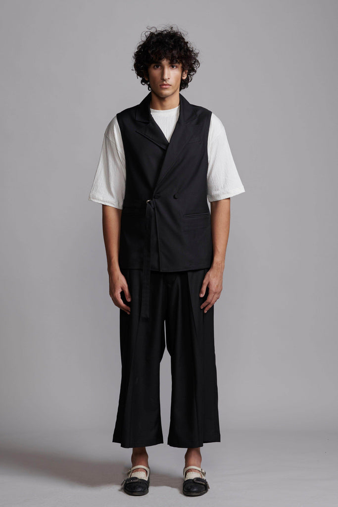 OVERLAP SLEEVELESS BLAZER - dash and dot dash and dot