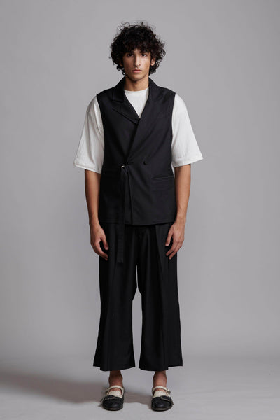 SLEEVELESS BLAZER AND PLEAT PANT SET - dash and dot