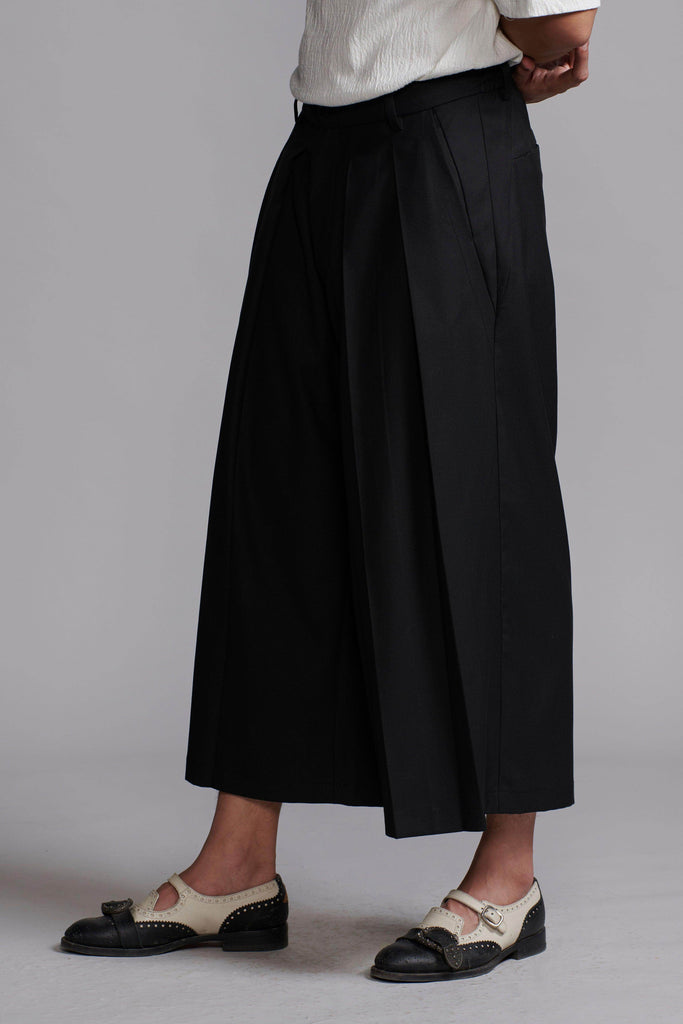 SLEEVELESS BLAZER AND PLEAT PANT SET - dash and dot dash and dot