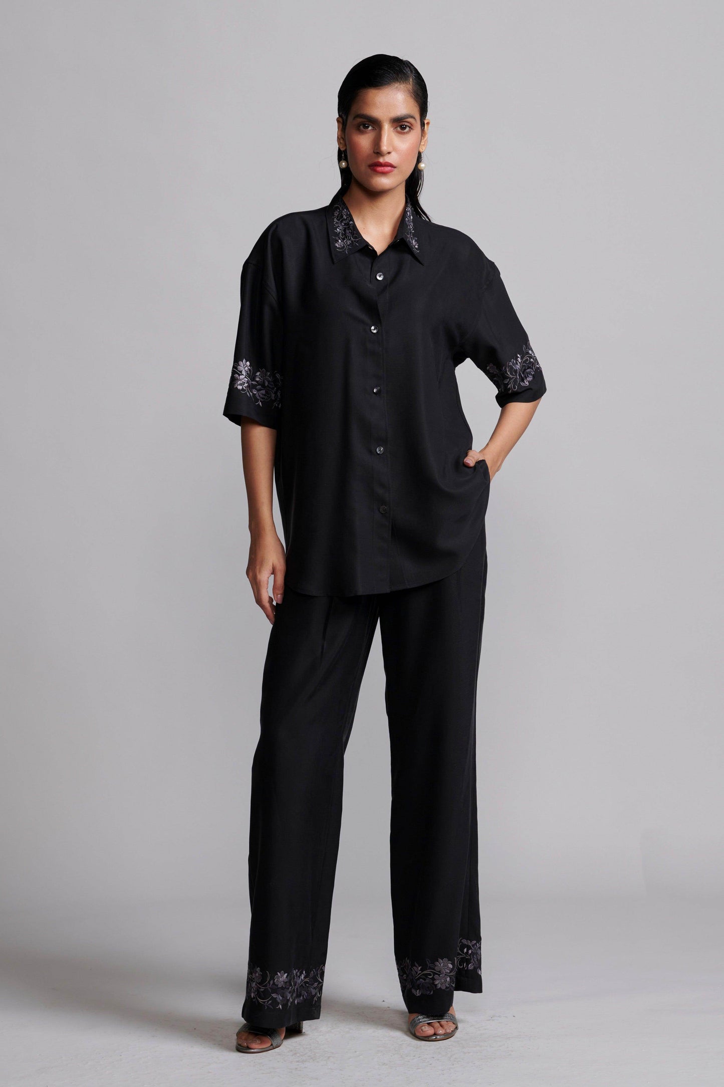 METALLIC EMBROIDERED PANT - dash and dot