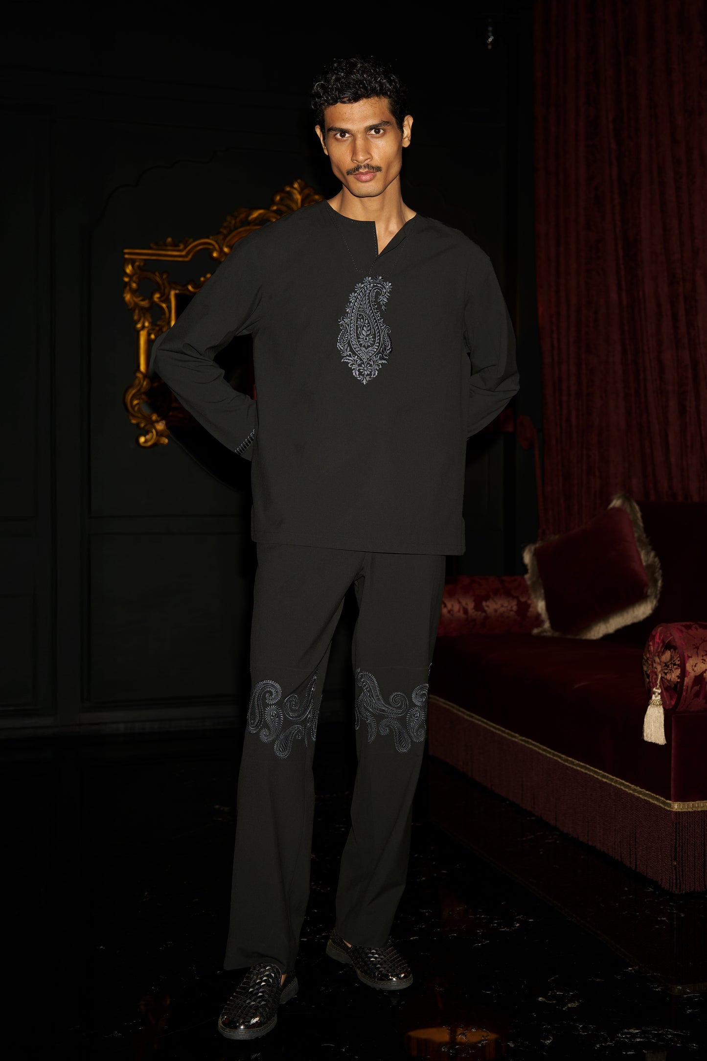 PAISLEY EMBROIDERED PANT