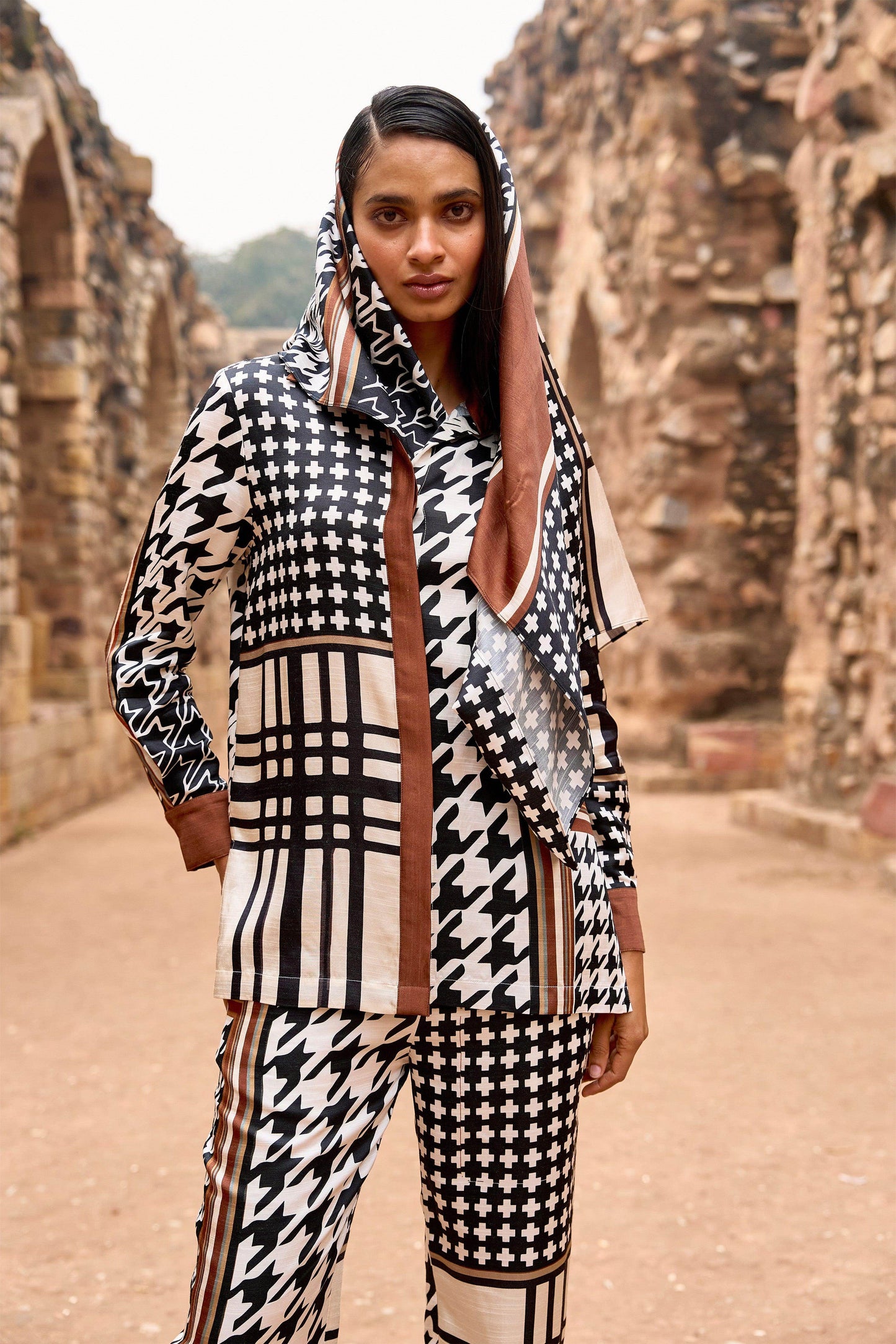 SIGNATURE PRINT SET WITH SCARF - dash and dot