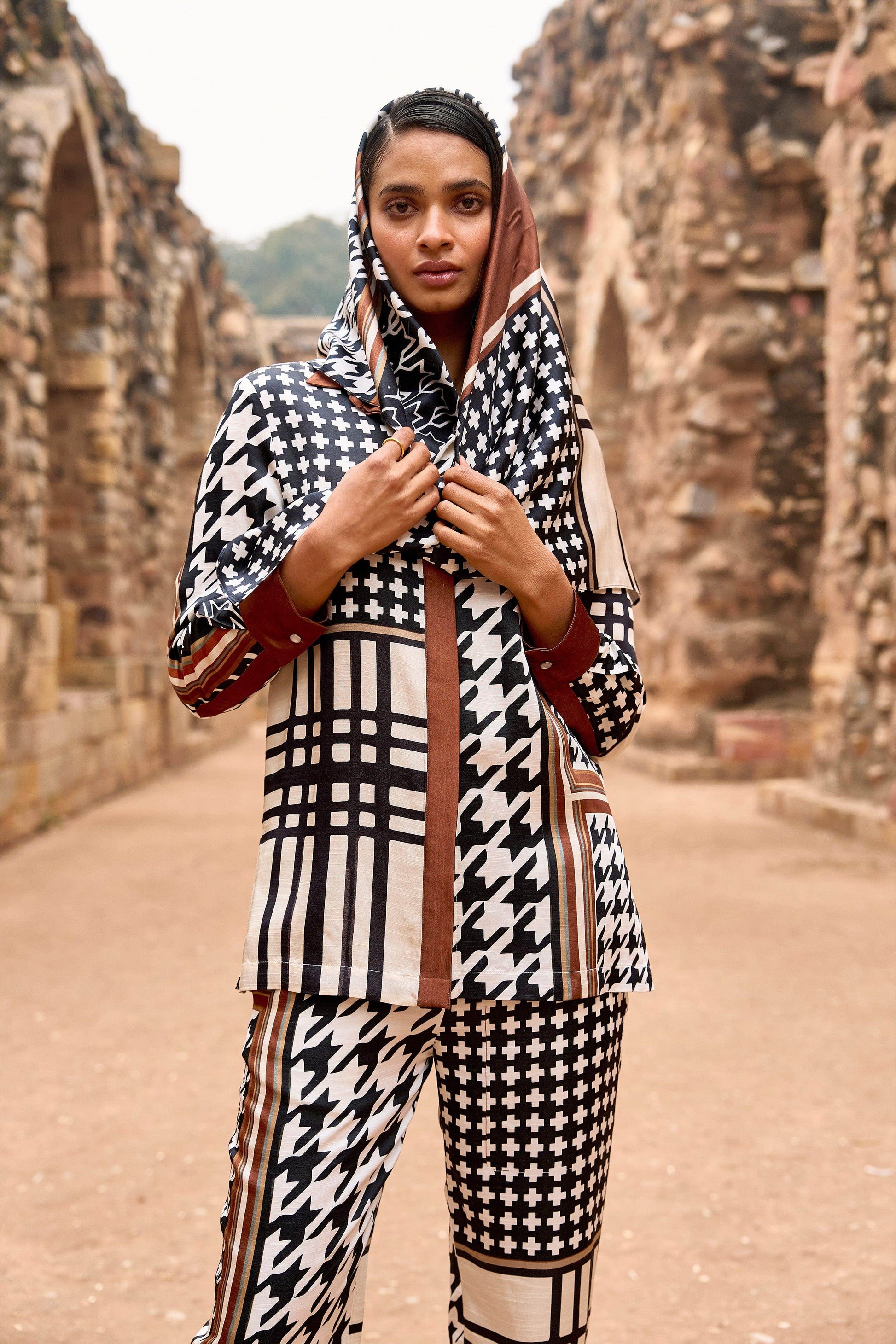 SIGNATURE PRINT SET WITH SCARF - dash and dot