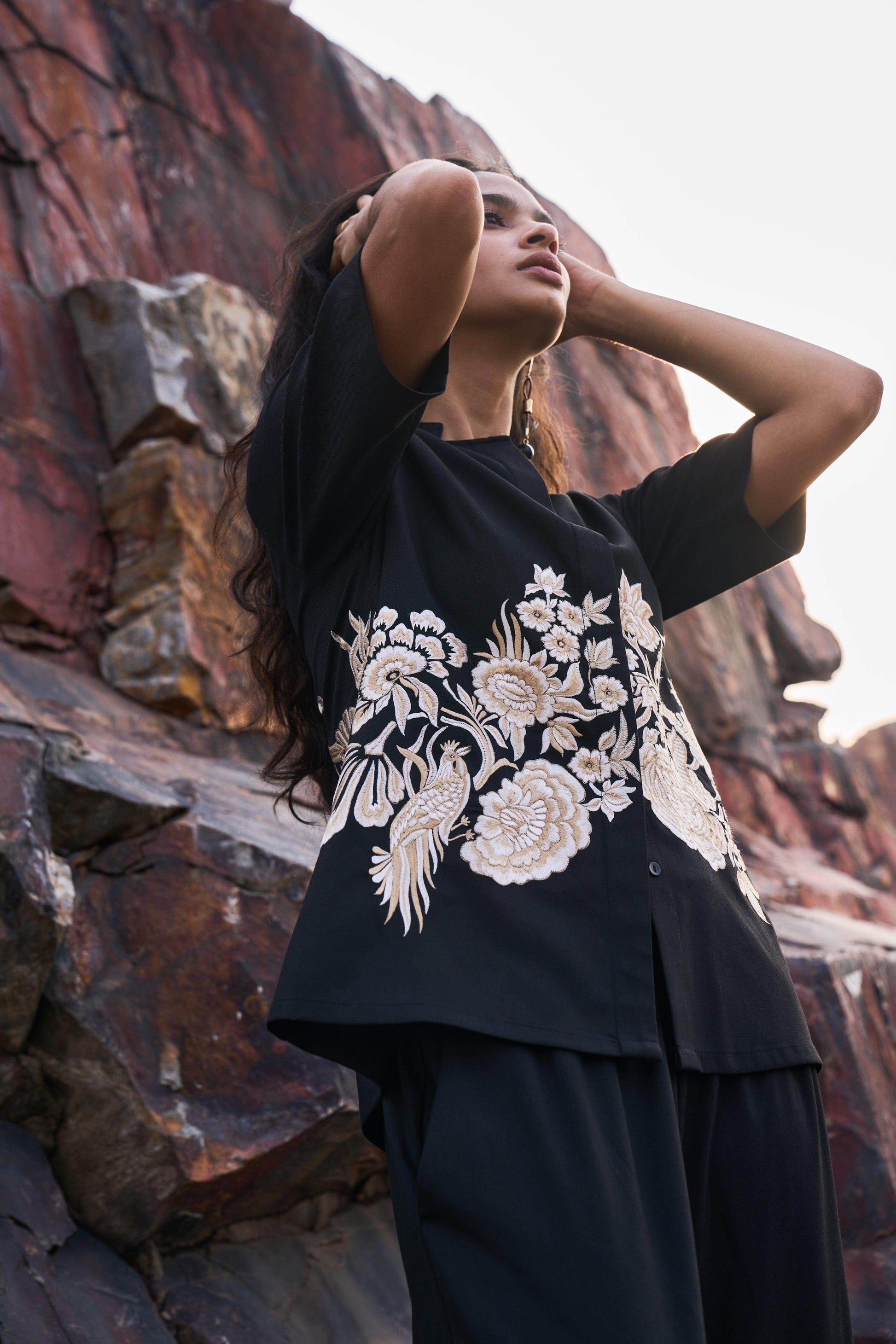 PLACEMENT EMBROIDERED SET - dash and dot