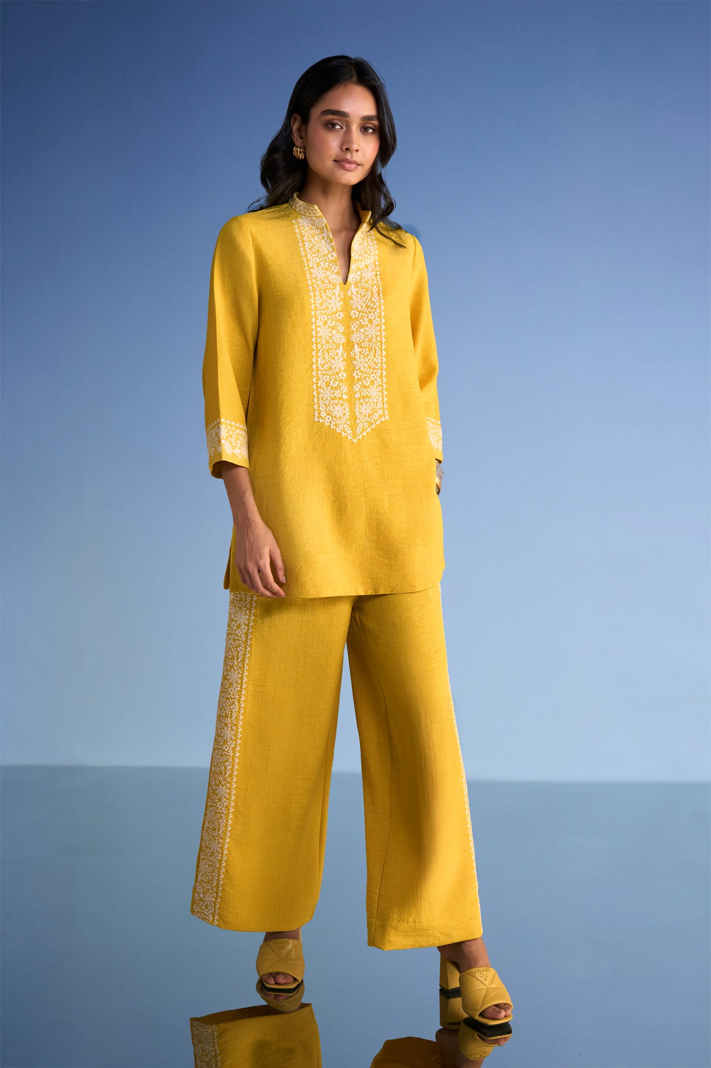 EMBROIDERED LINEN-TEXTURED PANT