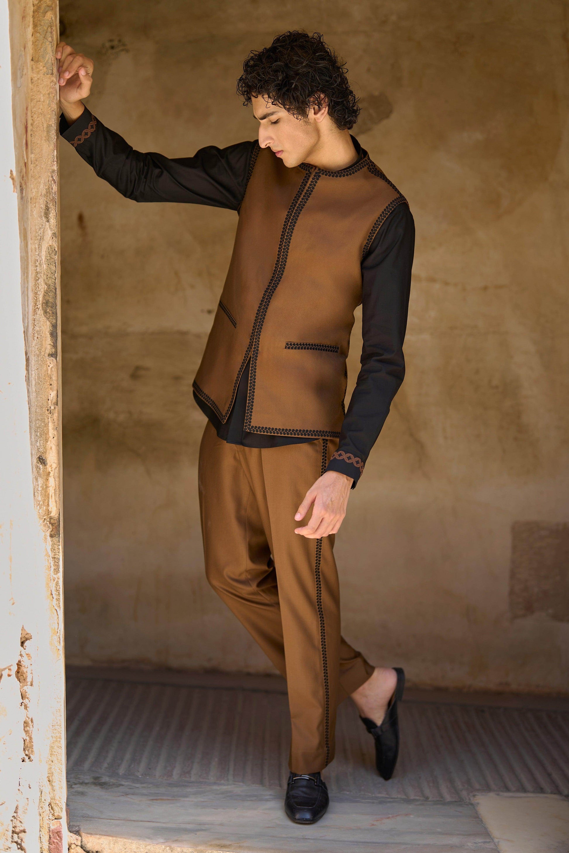 BORDER EMBROIDERED BANDI, SHIRT AND PANT - dash and dot