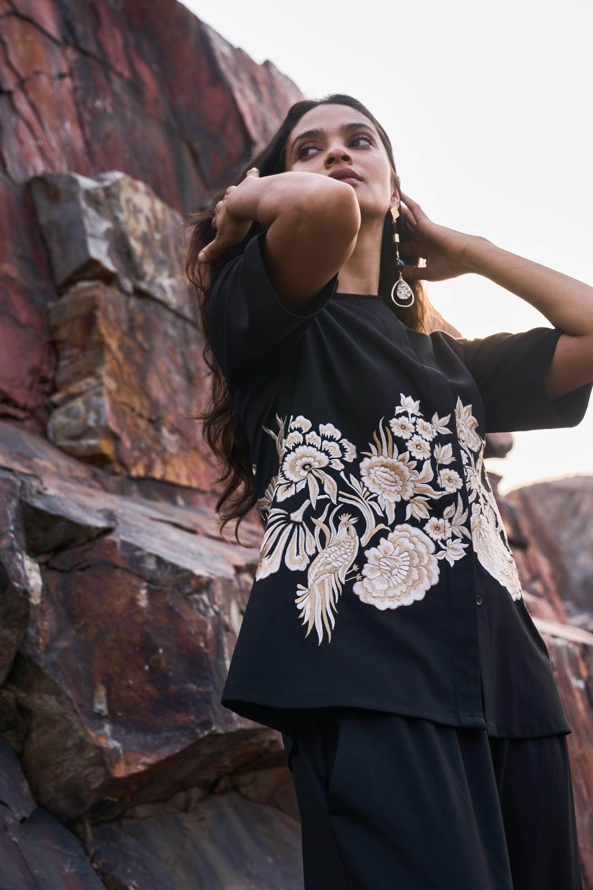 PLACEMENT EMBROIDERED SET - dash and dot