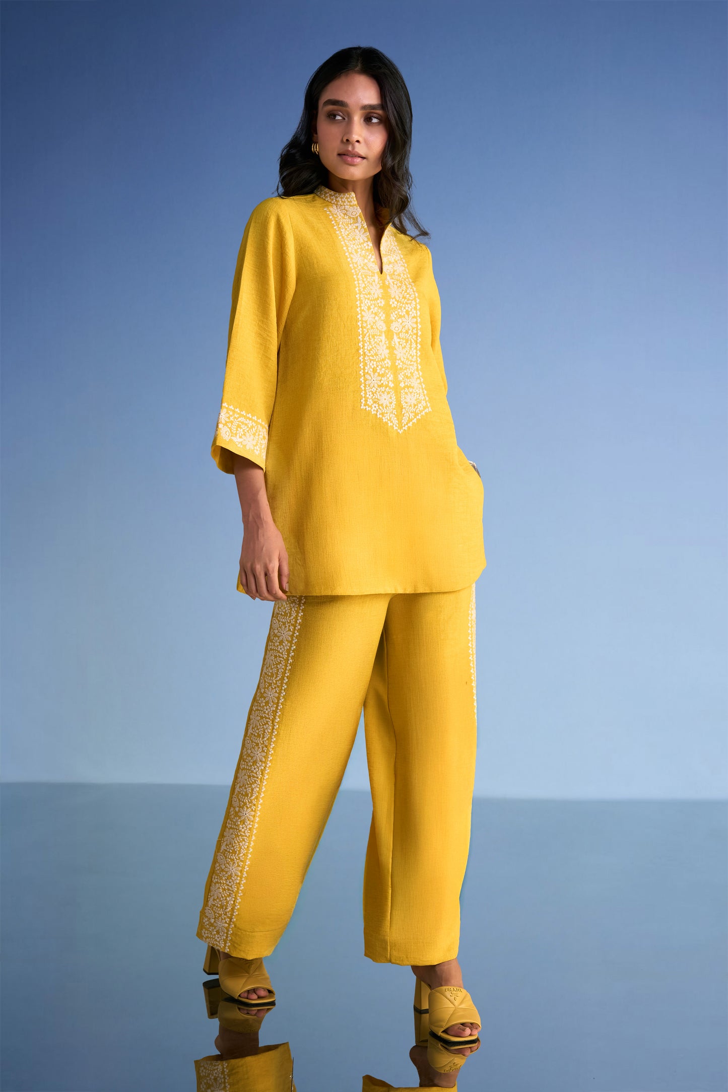 EMBROIDERED LINEN-TEXTURED LONGLINE TOP & WIDE-LEGGED PANT SET