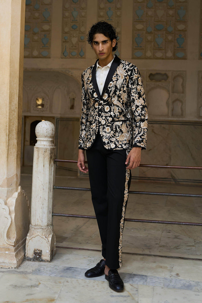 EMBROIDERED SUIT - dash and dot dash and dot