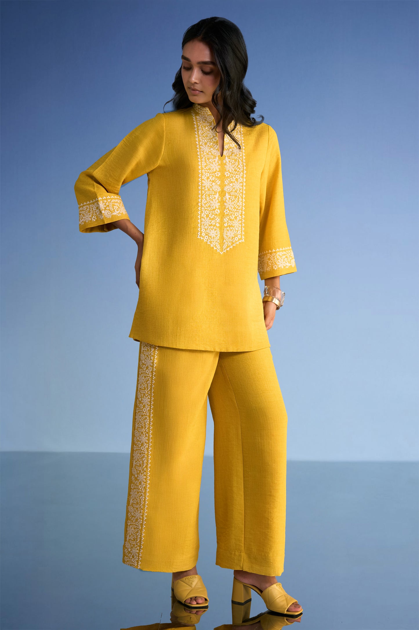 EMBROIDERED LINEN-TEXTURED LONGLINE TOP & WIDE-LEGGED PANT SET