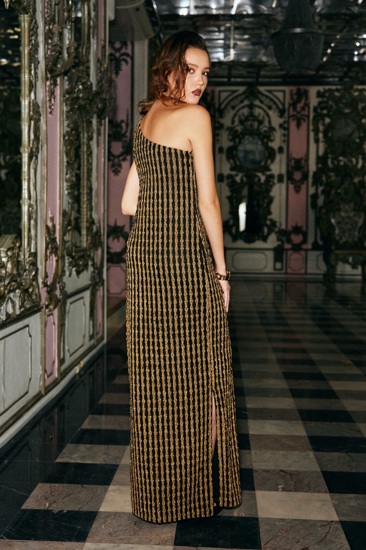 ONE-SHOULDER TEXTURED GOWN