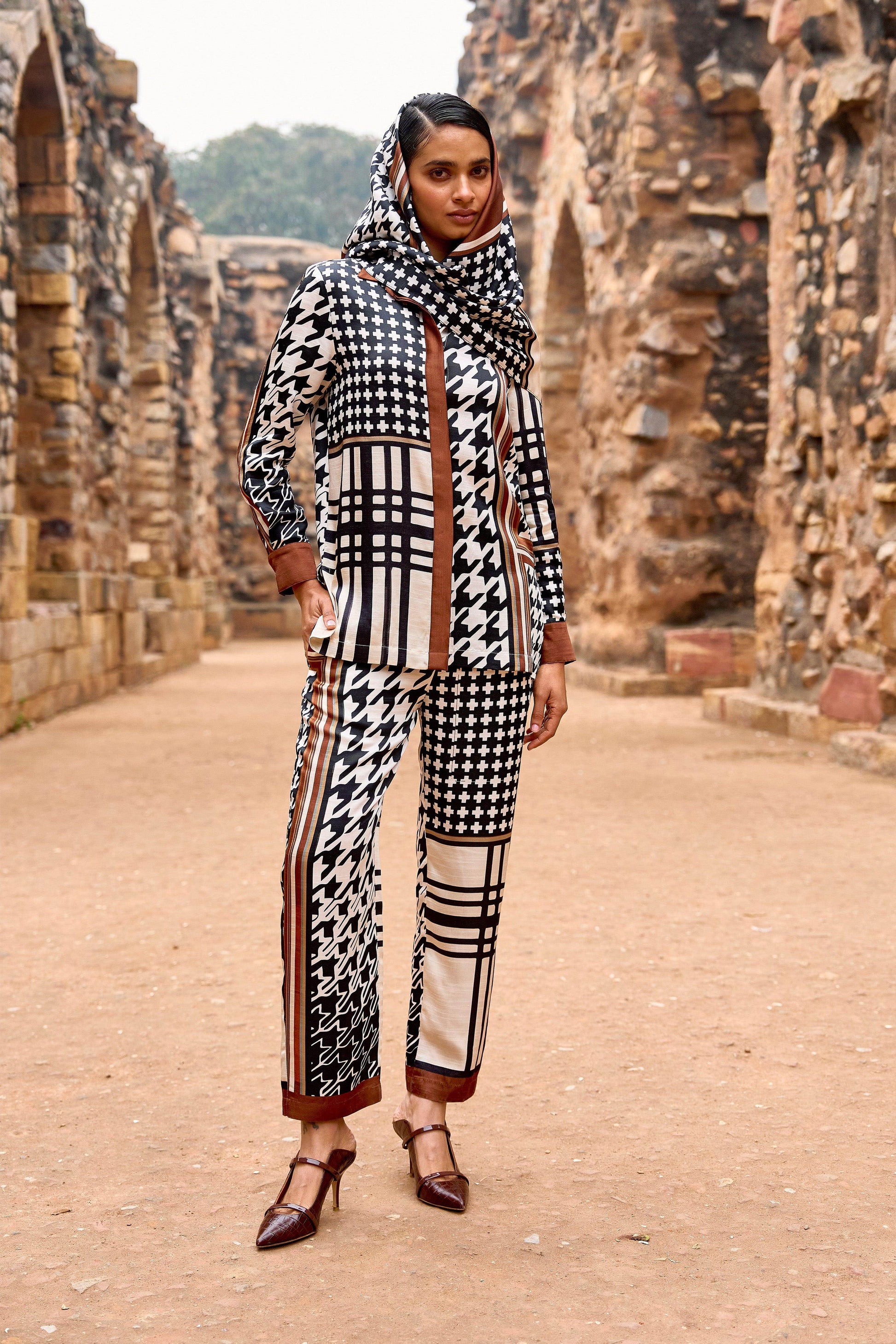 SIGNATURE PRINT SET WITH SCARF - dash and dot