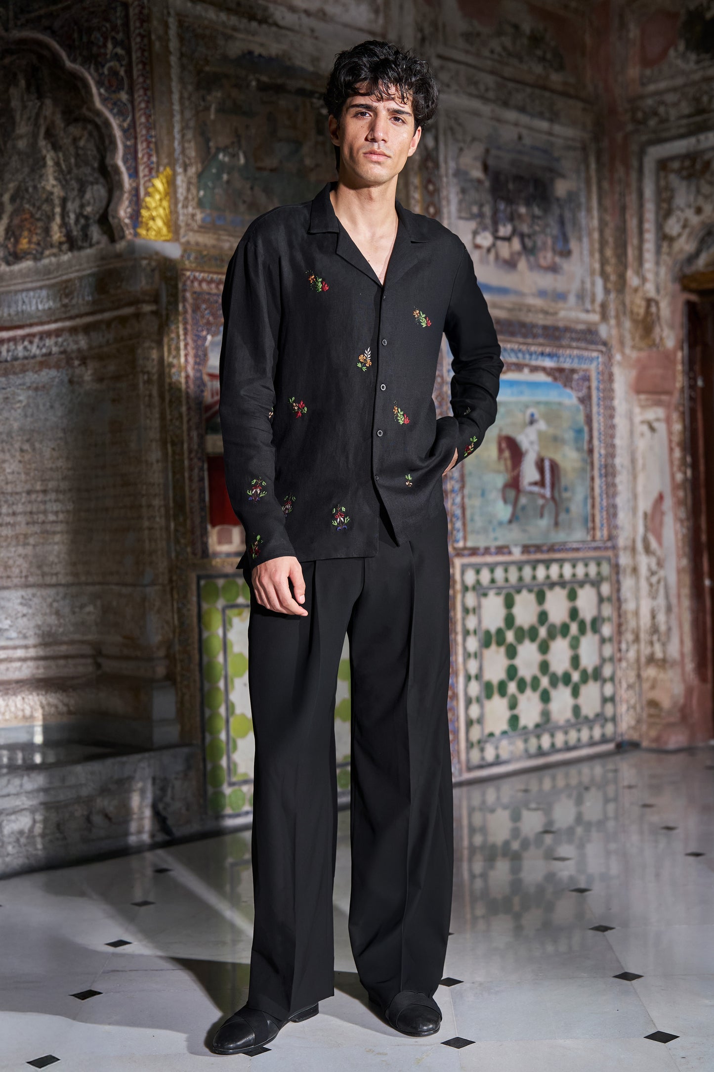 MOTIF EMBROIDERED LINEN SHIRT