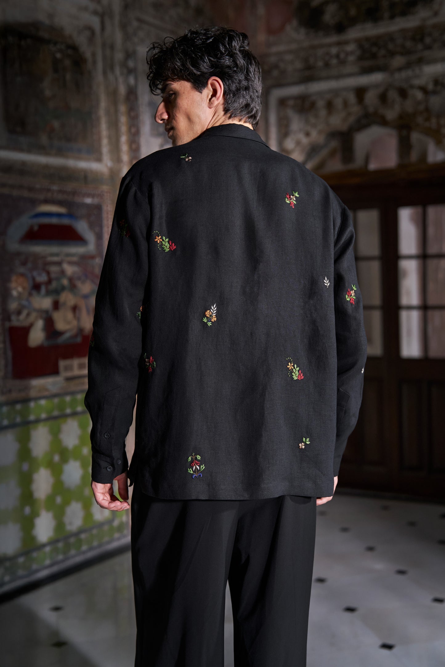 MOTIF EMBROIDERED LINEN SHIRT
