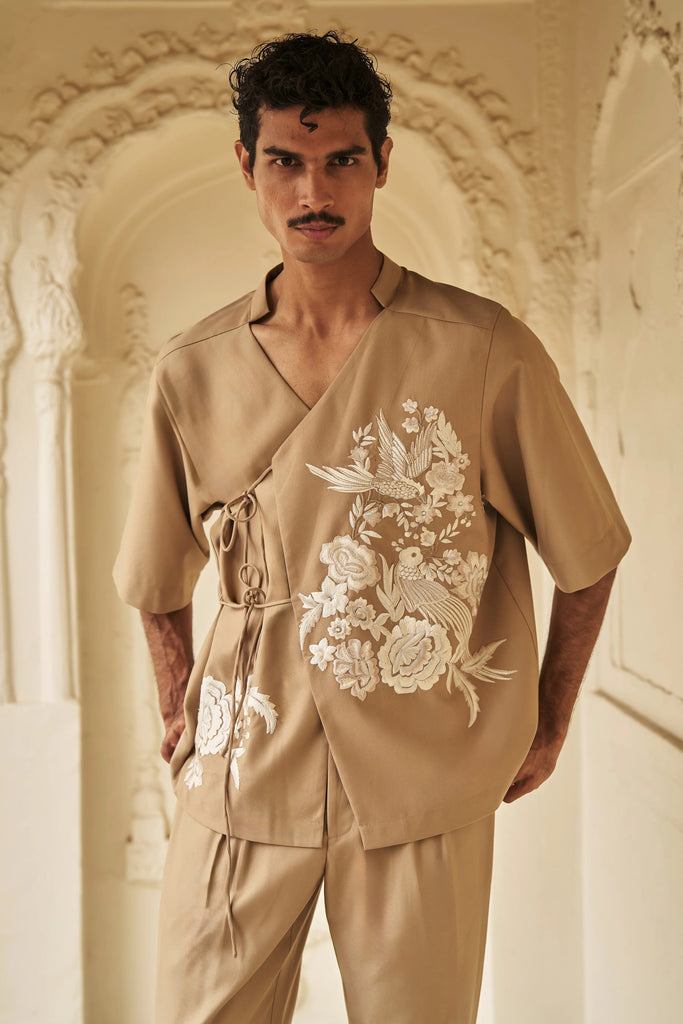 EMBROIDERED SIDE-TIE SHIRT dash and dot