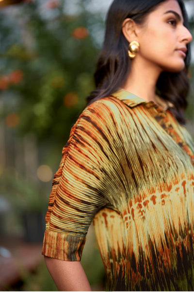 PLEATED TIE DYE SHIRT