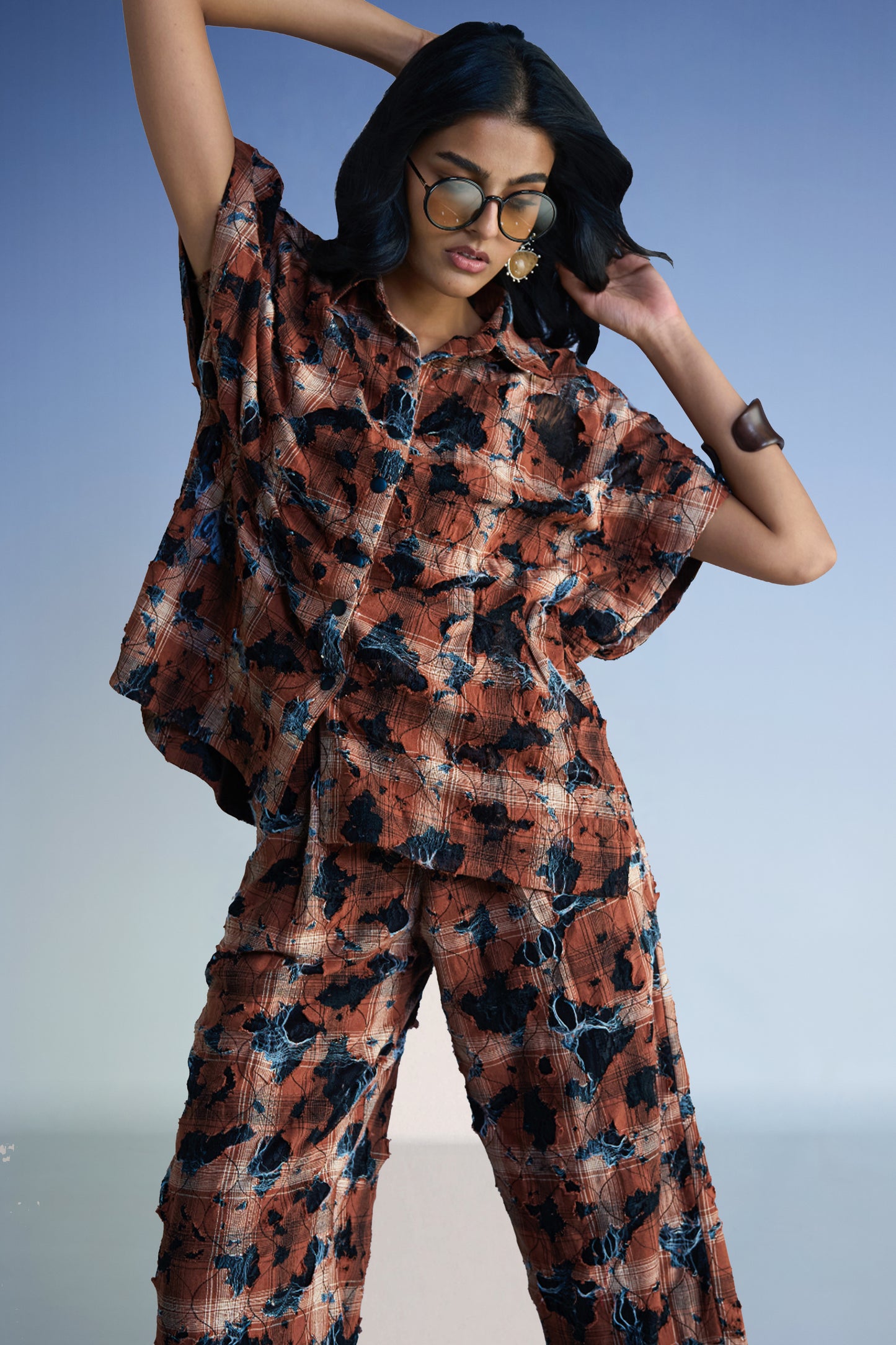 DISTRESSED SHIRT & PANT SET