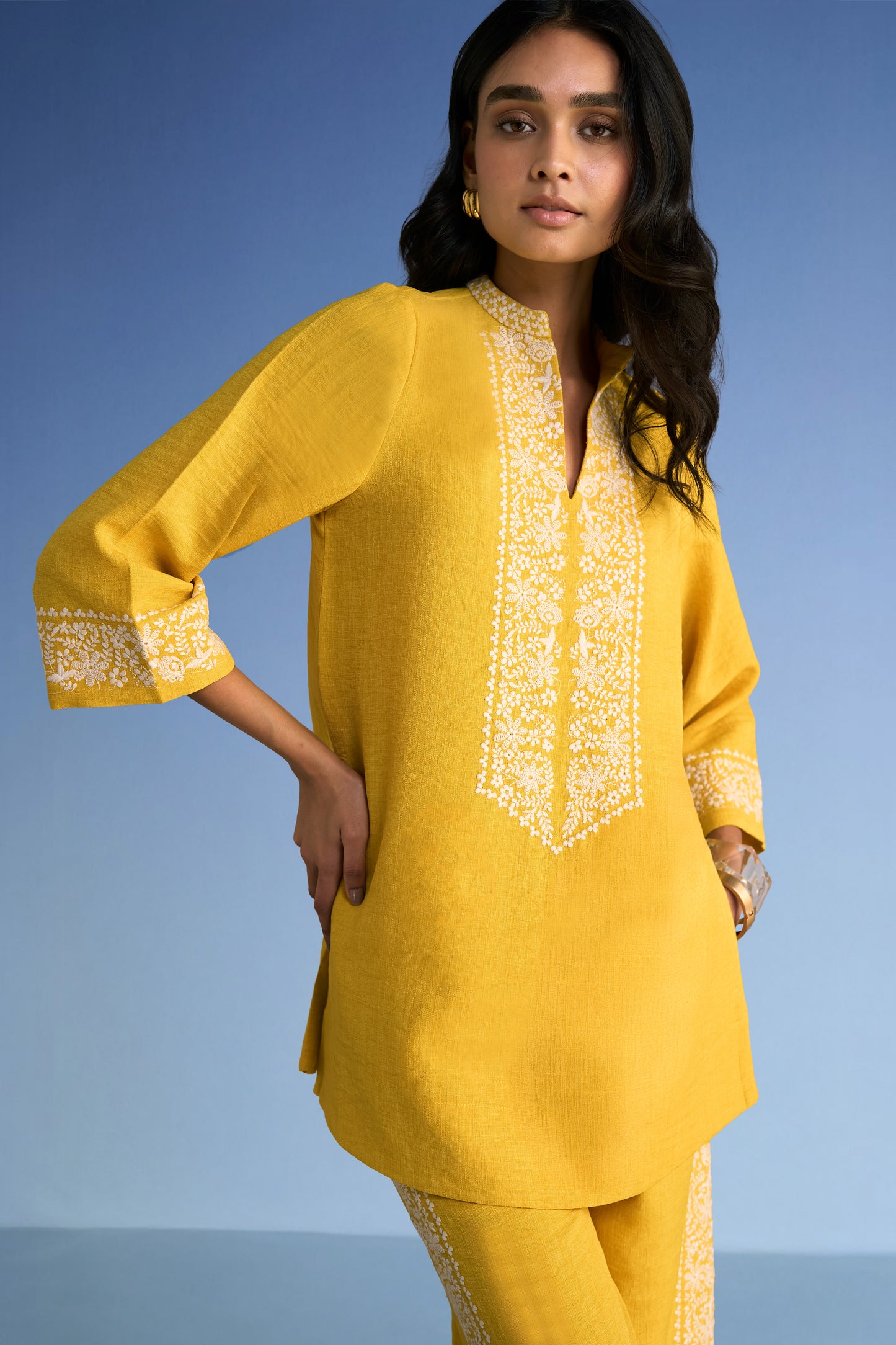EMBROIDERED LINEN-TEXTURED PANT