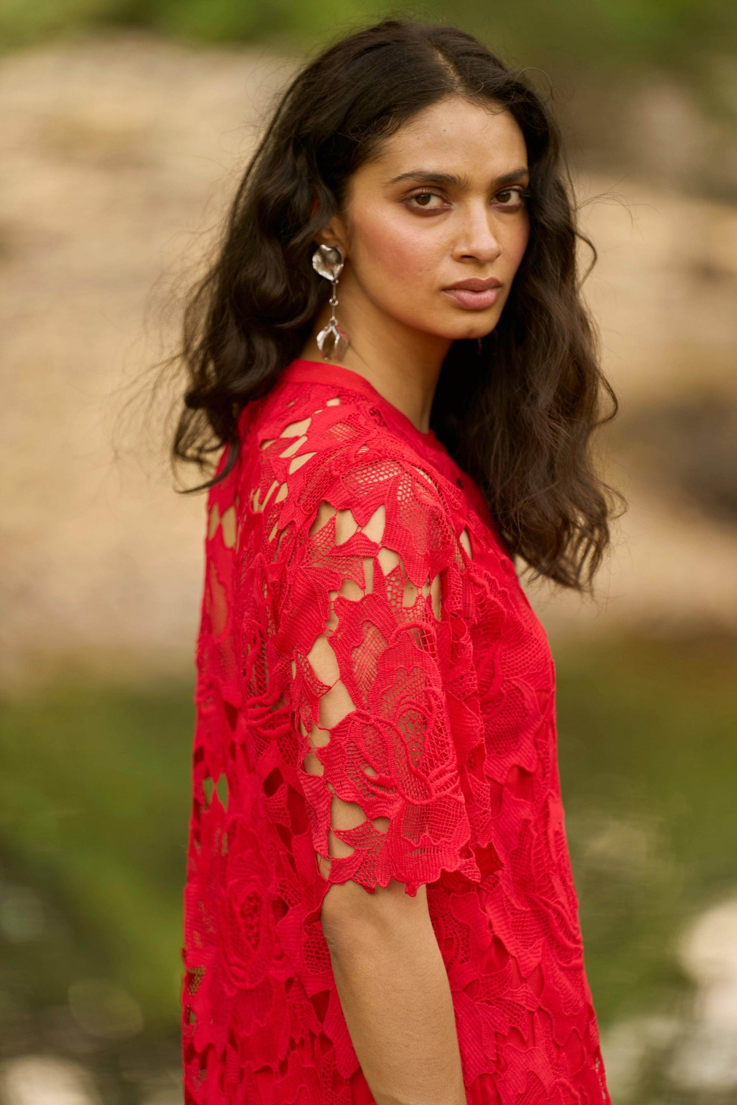 RED LACE MIDI - dash and dot