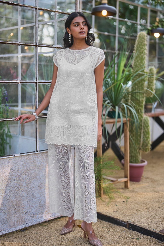 IVORY LACE TOP dash and dot