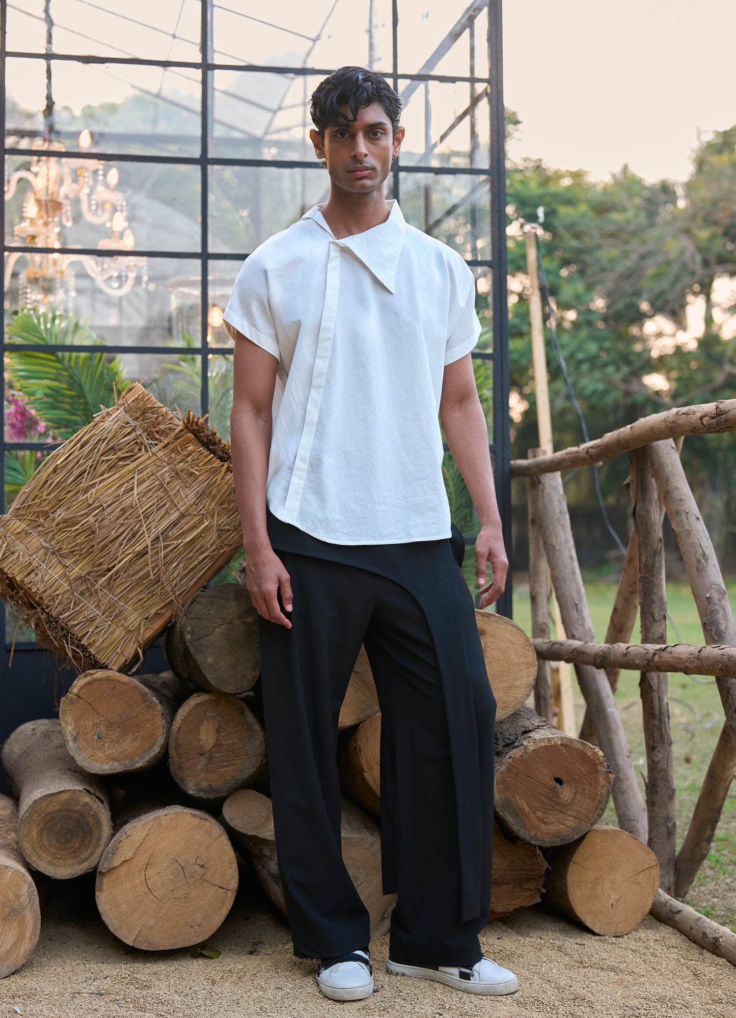 WIDE-LEGGED DRAPE PANT