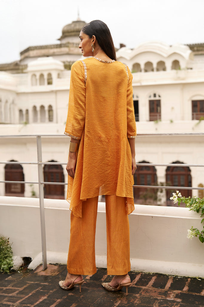 MIRROR TISSUE UNEVEN HEM TOP dash and dot