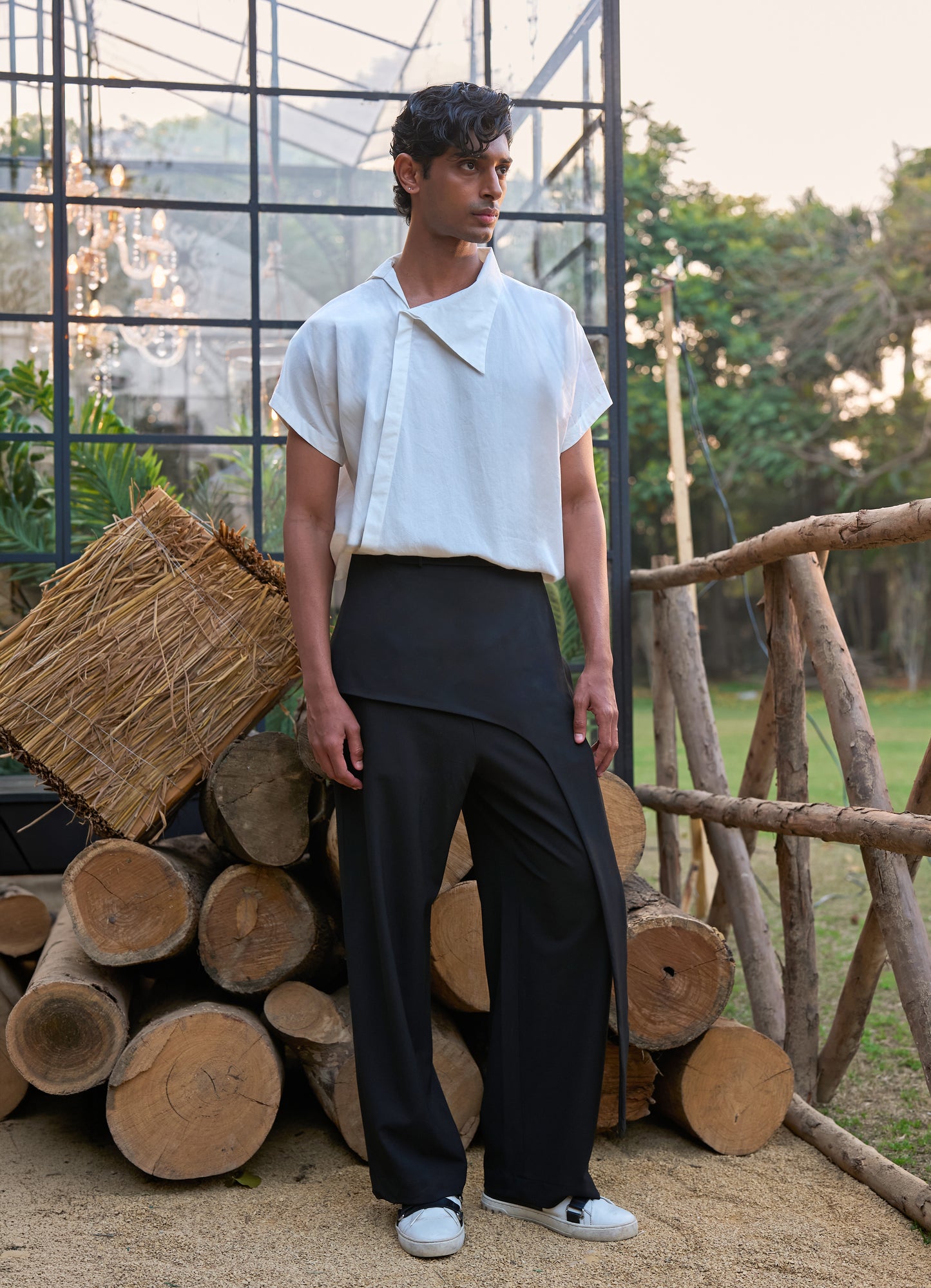ASYMMETRIC POPLIN SHIRT & WIDE-LEGGED DRAPE PANT