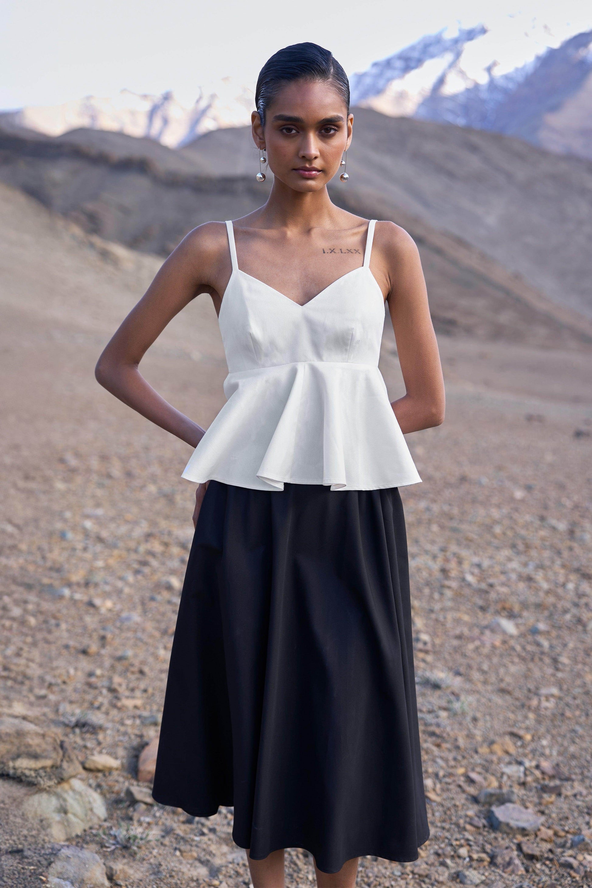 BLACK FLARE SKIRT - dash and dot