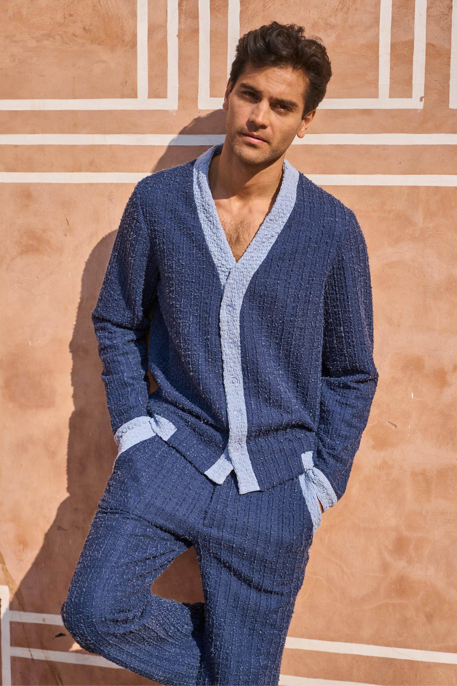 Y NECK KNIT SHIRT - dash and dot