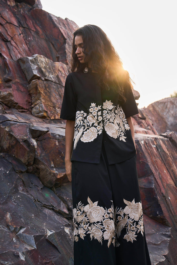 PLACEMENT EMBROIDERED SET - dash and dot dash and dot