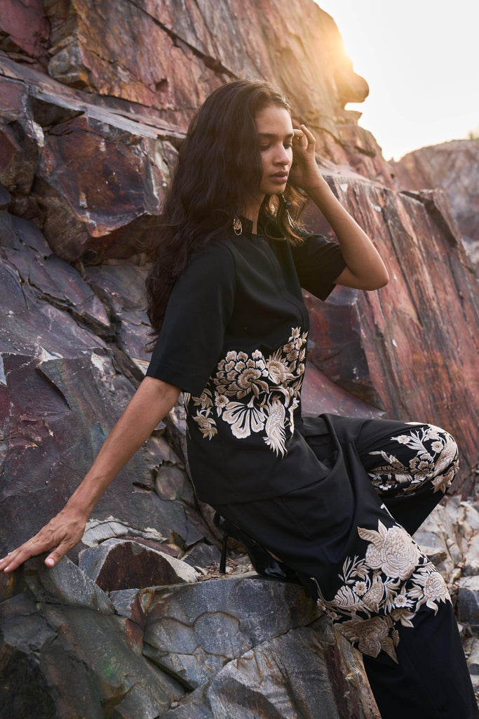 PLACEMENT EMBROIDERED SET - dash and dot dash and dot