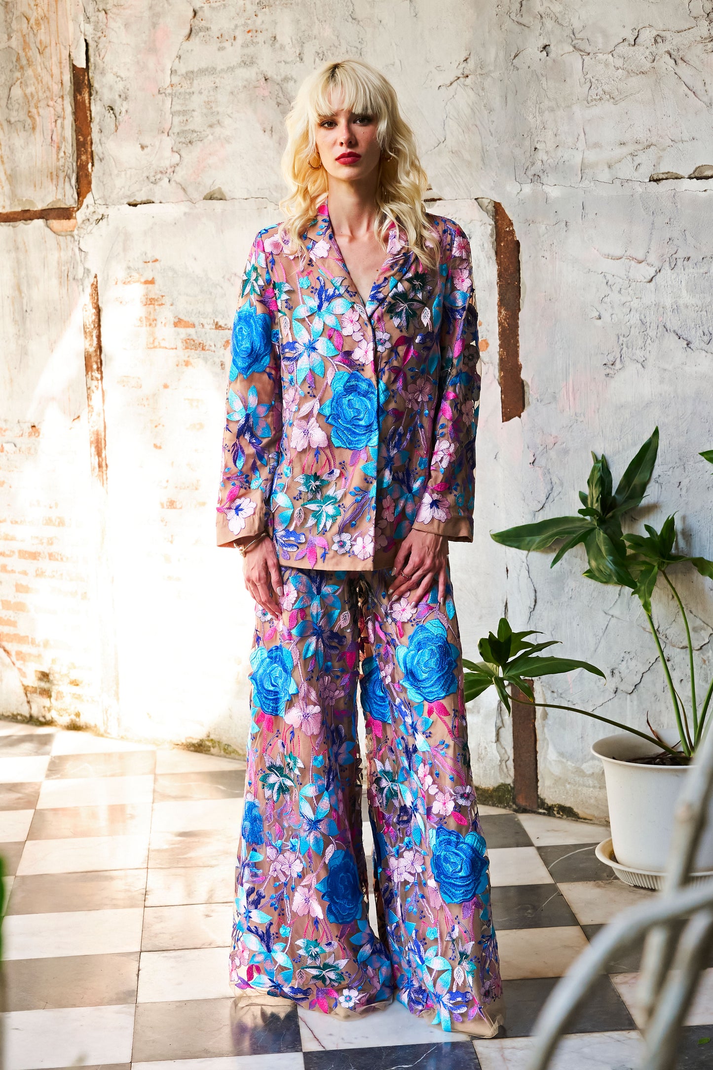 FLORAL EMBROIDERED BLAZER AND PANT