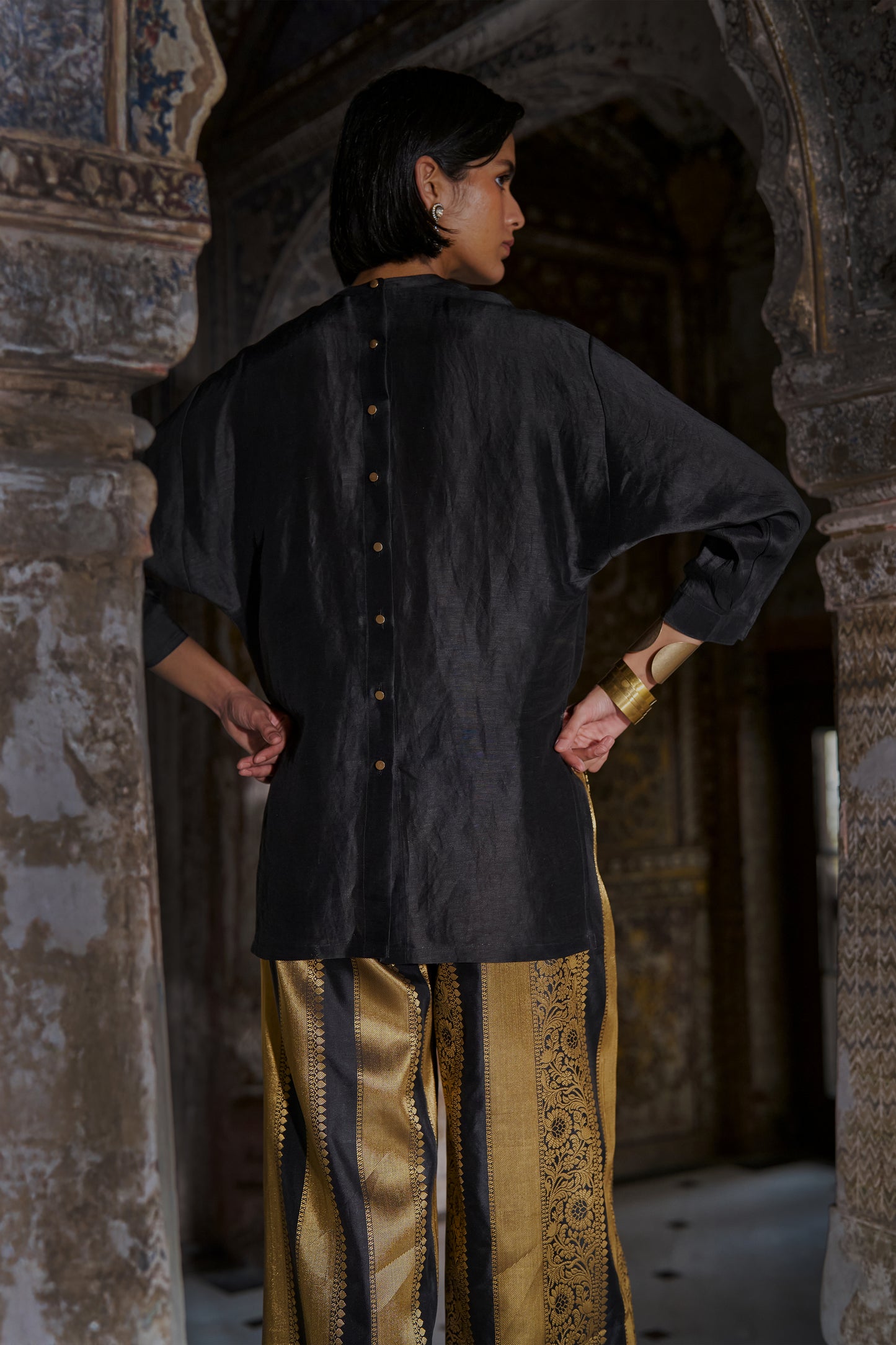 EMBROIDERED MOTIF BOXY SHIRT