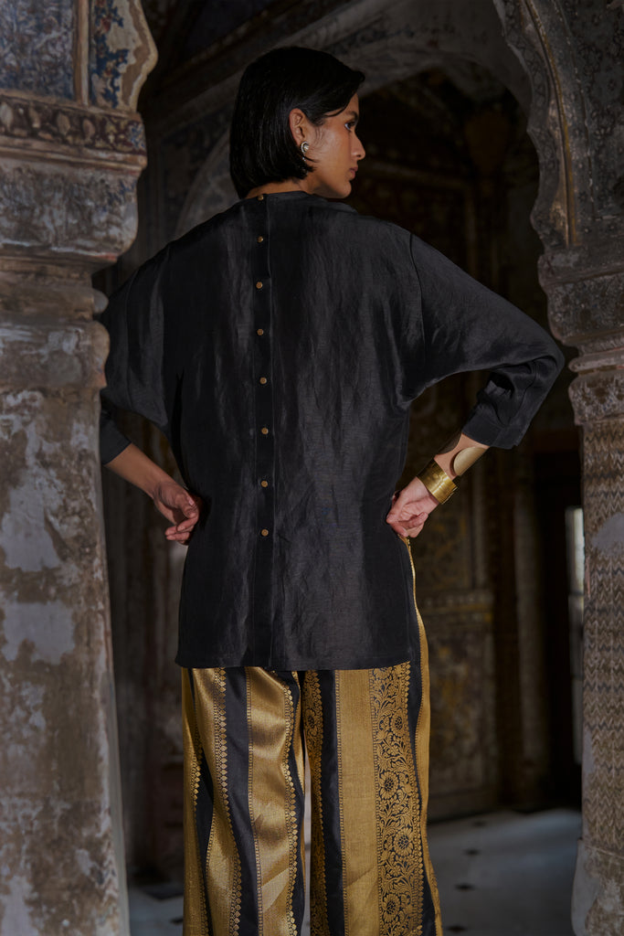 EMBROIDERED MOTIF BOXY SHIRT dash and dot