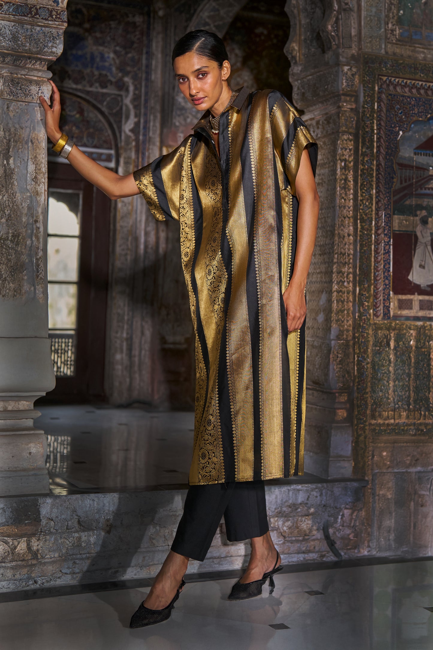 BENARES BROCADE STRIPED LONGLINE SHIRT