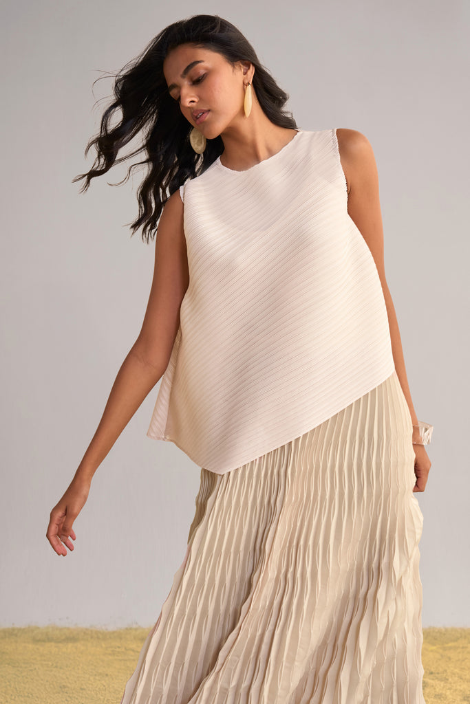 ASYMMETRIC PLEATED TOP dash and dot