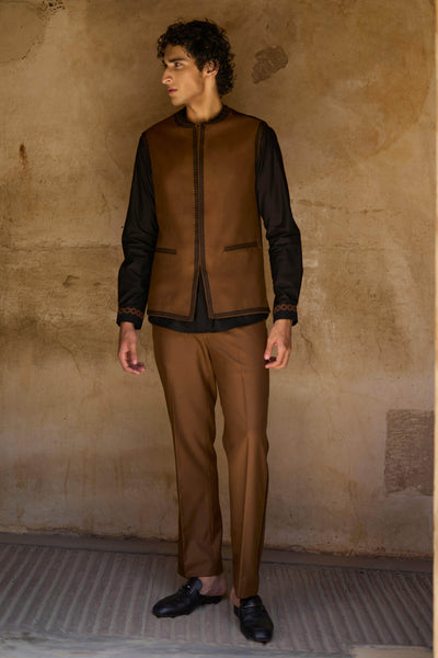 BORDER EMBROIDERED BANDI AND PANT SET - dash and dot