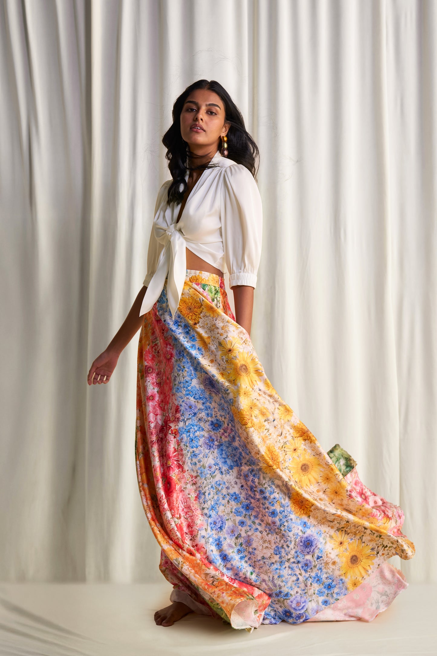 FRONT-TIE TOP & MULTI-FLORAL MAXI SKIRT