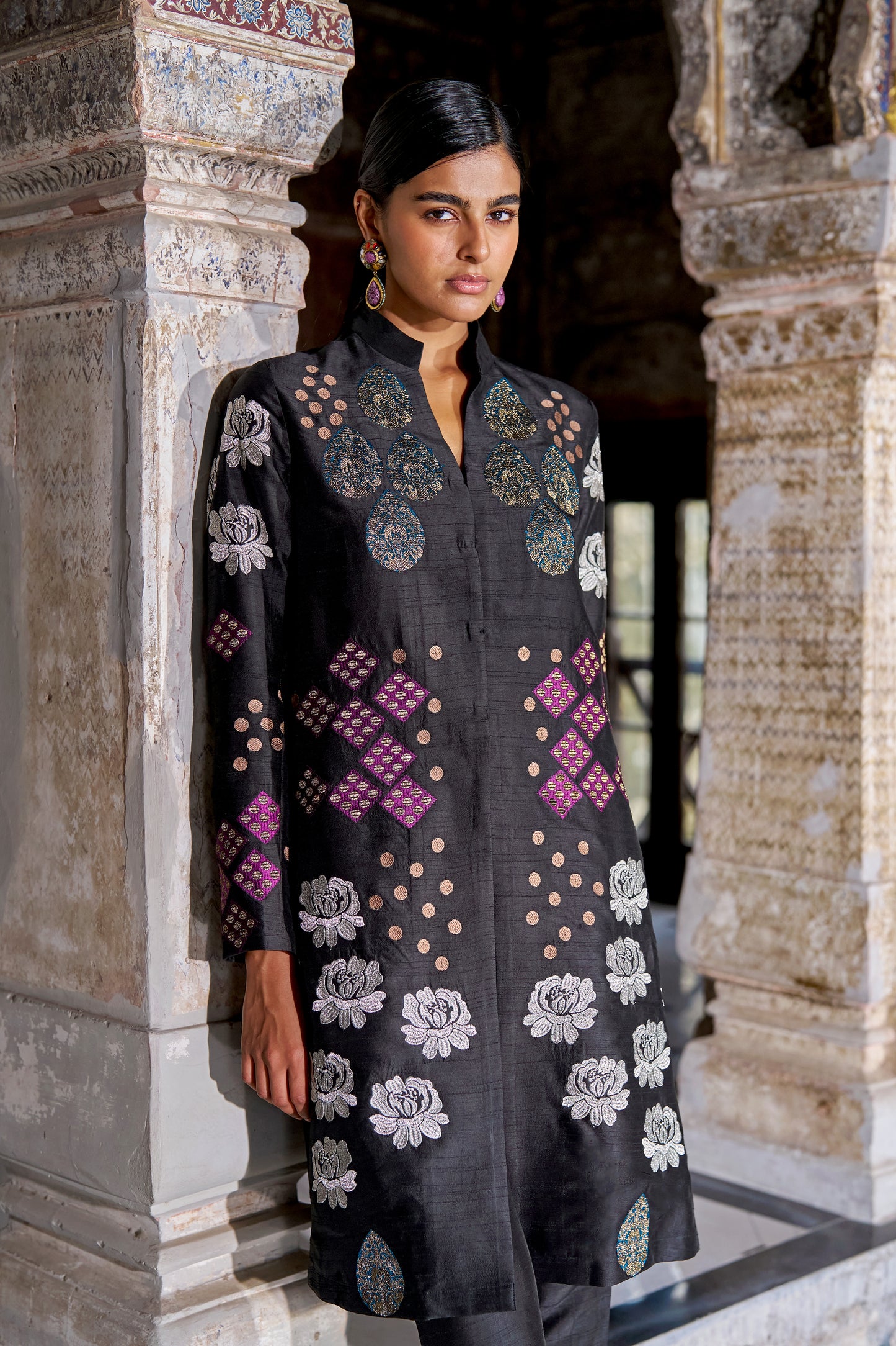 BROCADE EMBROIDERED SET